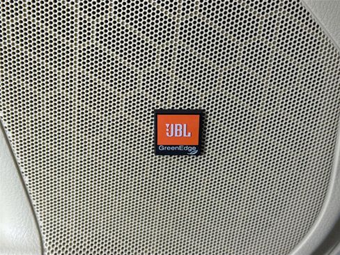 Used 2016 Toyota Highlander Limited image 32