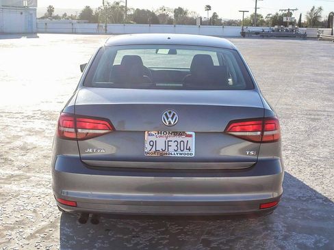 Used 2017 Volkswagen Jetta S image 5