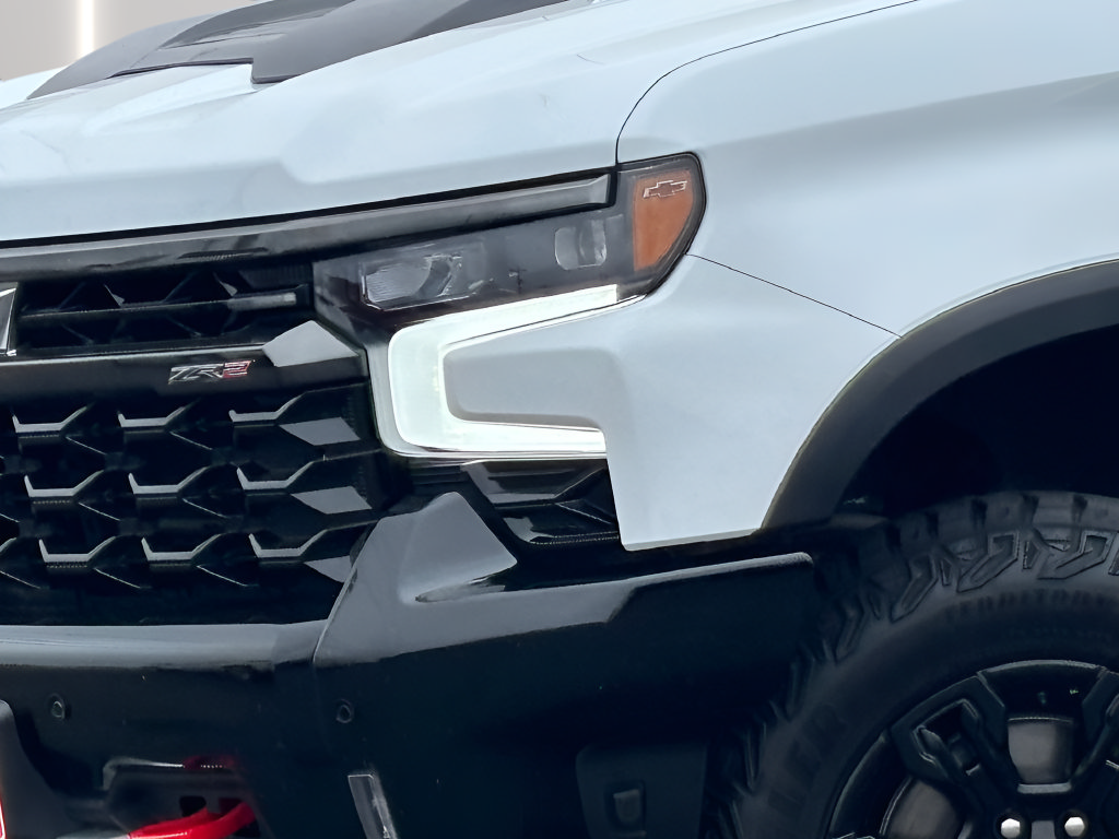 Used 2025 Chevrolet Silverado 1500 ZR2 w/ Technology Package AWD/4WD image 8
