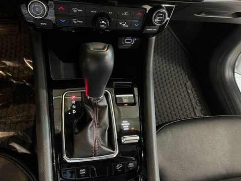 Used 2025 Jeep Compass Trailhawk AWD/4WD image 41