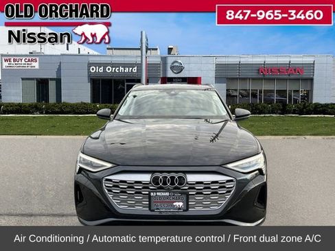 Used 2024 Audi Q8 e-tron Premium Plus image 5