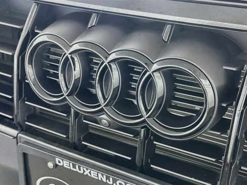 Used 2025 Audi Q3 2.0T Premium Plus w/ Premium Plus Package AWD/4WD image 35
