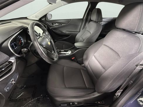 Certified 2025 Chevrolet Malibu RS image 17