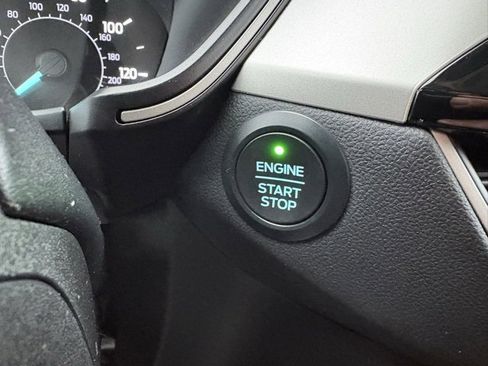 Used 2020 Ford Escape SE image 23