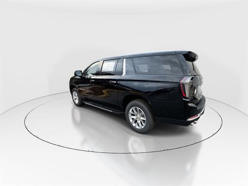 New 2026 Chevrolet Suburban Premier image 6