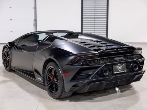 Used 2020 Lamborghini Huracan EVO image 7