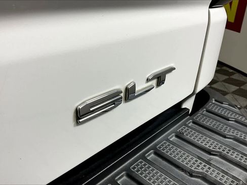 Used 2019 GMC Sierra 1500 SLT w/ SLT Premium Package image 9