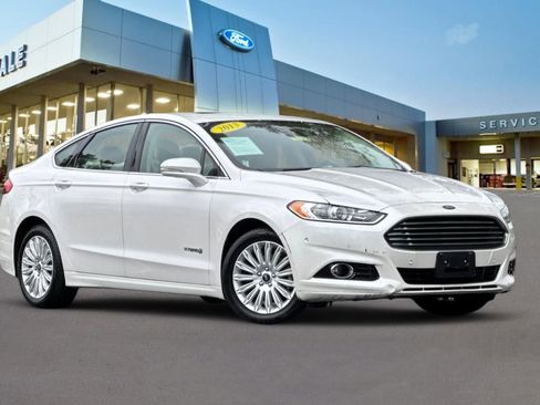 Used 2013 Ford Fusion SE FWD image 2