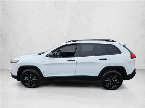 Used 2017 Jeep Cherokee Altitude image 9