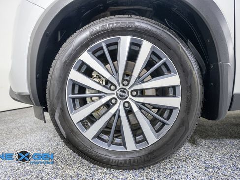 Used 2022 Nissan Pathfinder Platinum AWD/4WD image 49