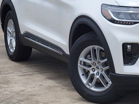 New 2025 Ford Explorer Active w/ Active Comfort Package image 10