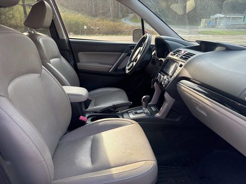 Used 2017 Subaru Forester 2.5i Limited w/ Protection Package #2 image 16