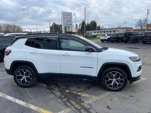 Used 2024 Jeep Compass Limited AWD/4WD image 32