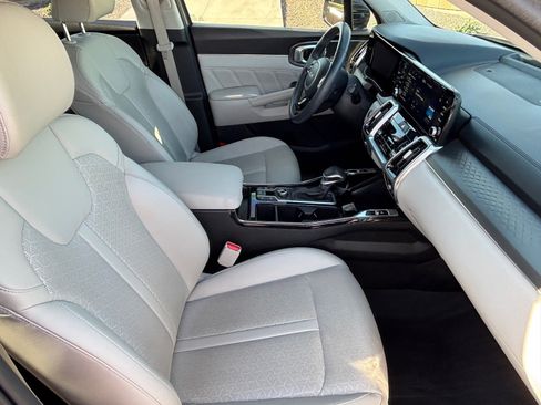 Used 2023 Kia Sorento SX AWD/4WD image 28