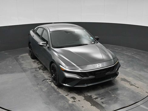 New 2026 Hyundai Elantra SEL Sport FWD image 24
