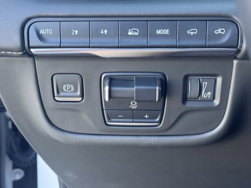 Used 2024 Cadillac Escalade Sport Platinum w/ LPO, ONYX Package image 26