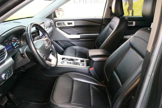 Used 2022 Ford Explorer XLT w/ Equipment Group 202A AWD/4WD image 15