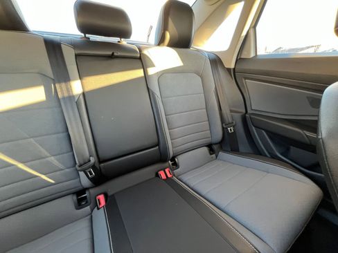 Used 2025 Volkswagen Jetta SE image 39