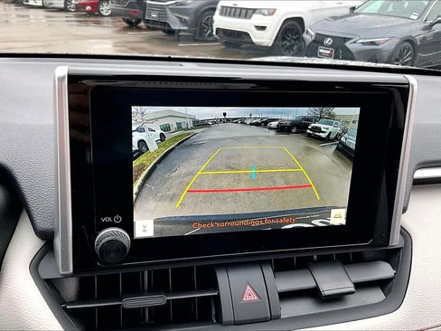 Used 2025 Toyota RAV4 XLE image 24