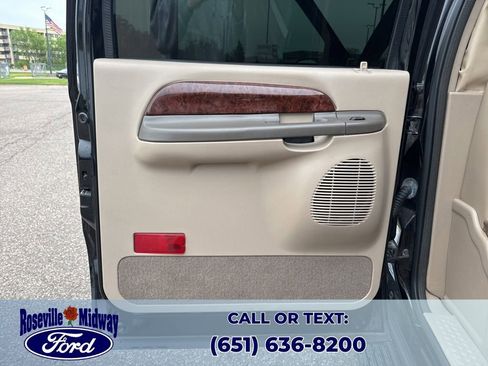 Used 2004 Ford Excursion XLT AWD/4WD image 31