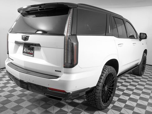 Used 2026 Cadillac Escalade Platinum Luxury w/ LPO, Floor Liner Package AWD/4WD image 5