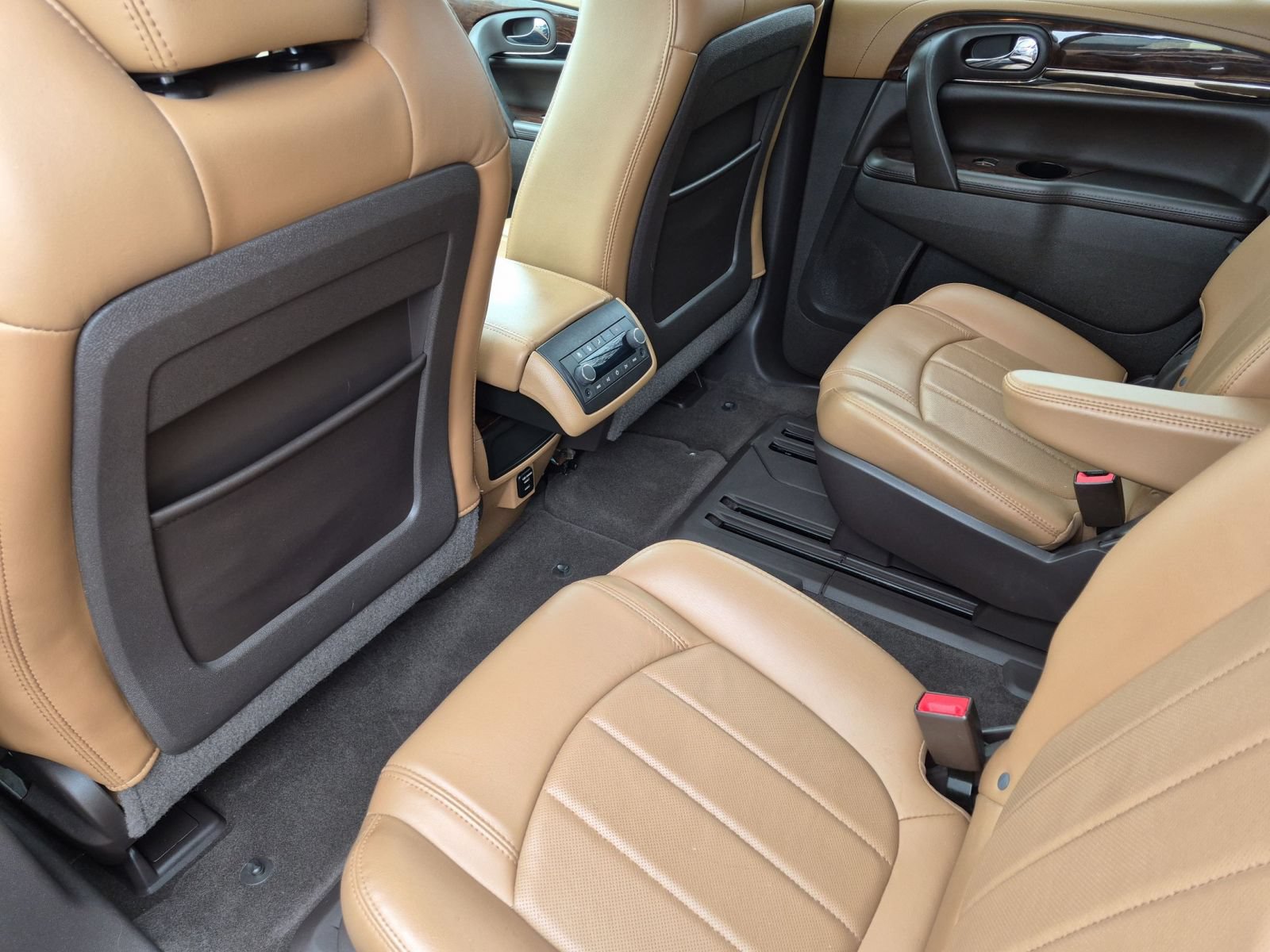 Used 2015 Buick Enclave Leather AWD/4WD image 29