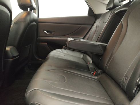 Used 2023 Hyundai Elantra Limited FWD image 18