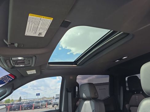 Used 2019 Chevrolet Silverado 1500 High Country w/ Technology Package image 22