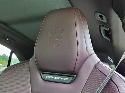 Certified 2025 Porsche Macan 4 Electric AWD/4WD image 6