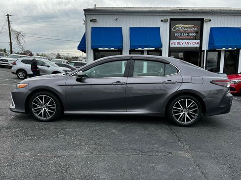 Used 2023 Toyota Camry XLE FWD image 8
