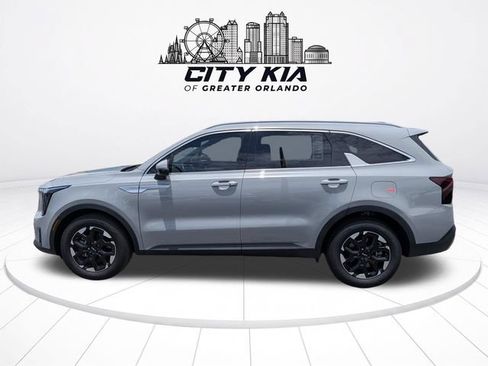 Used 2026 Kia Sorento S FWD image 2