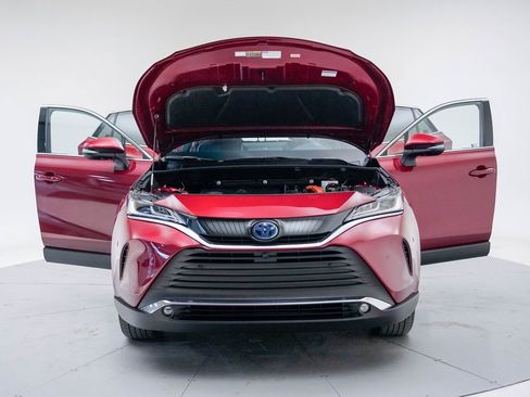 Used 2024 Toyota Venza Limited image 16