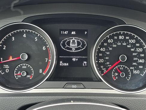 Used 2017 Volkswagen Golf S image 27