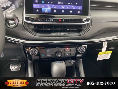 New 2026 Jeep Compass Latitude image 22