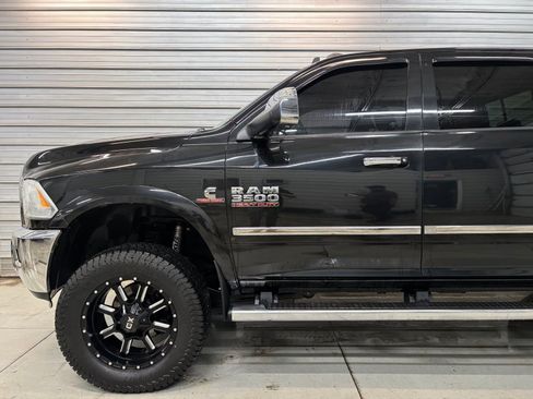 Used 2015 RAM 3500 Laramie Longhorn image 3