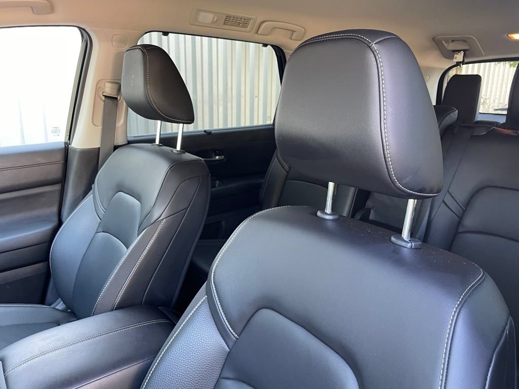 Used 2025 Nissan Pathfinder SL AWD/4WD image 24