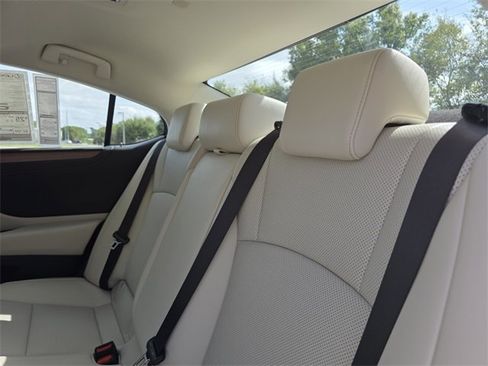 New 2025 Lexus ES 350 w/ Premium Package image 16