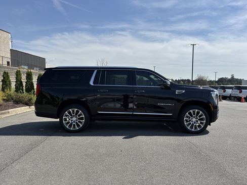 New 2026 GMC Yukon XL Denali w/ Denali Reserve Package image 11