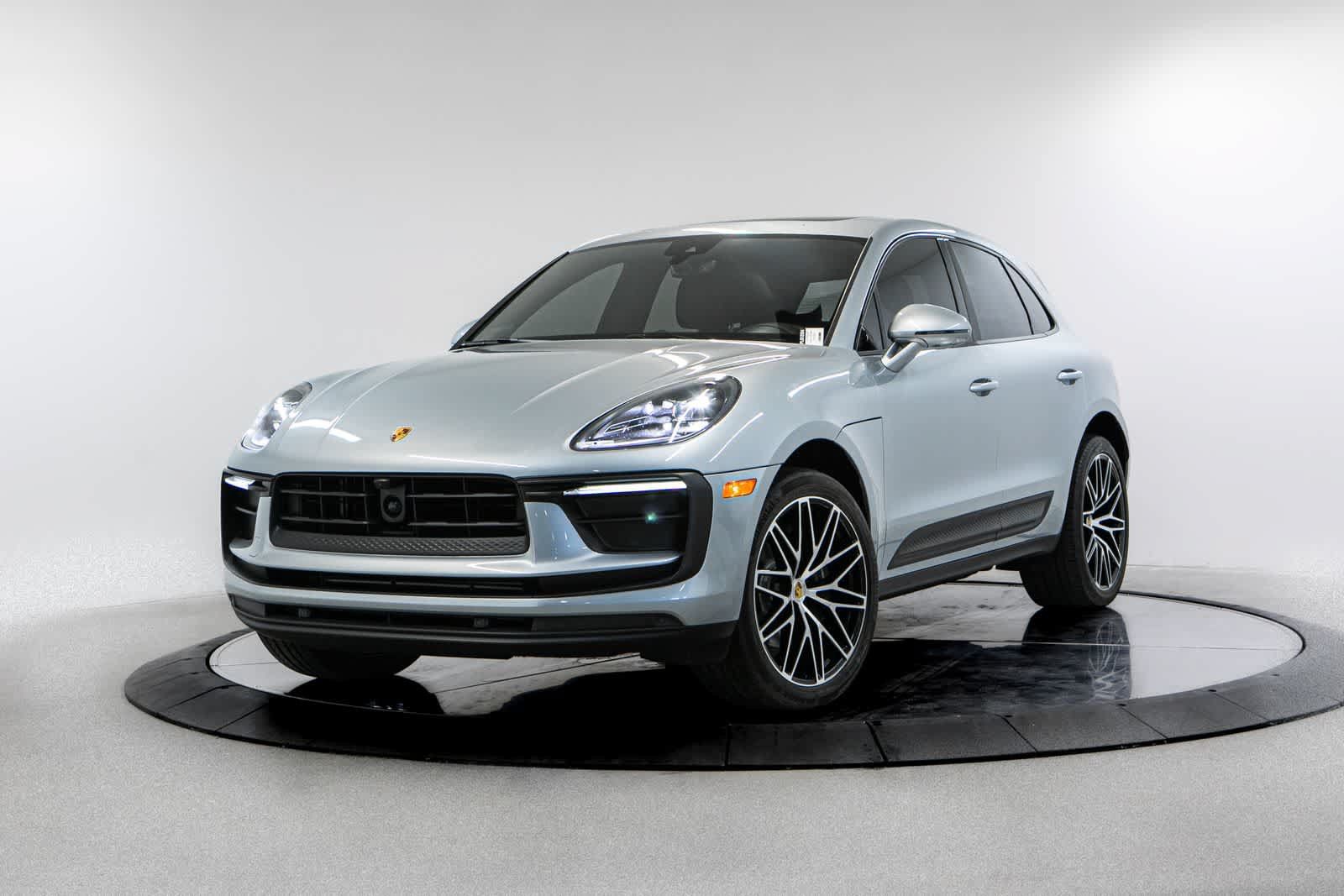 Used 2023 Porsche Macan AWD/4WD image 1
