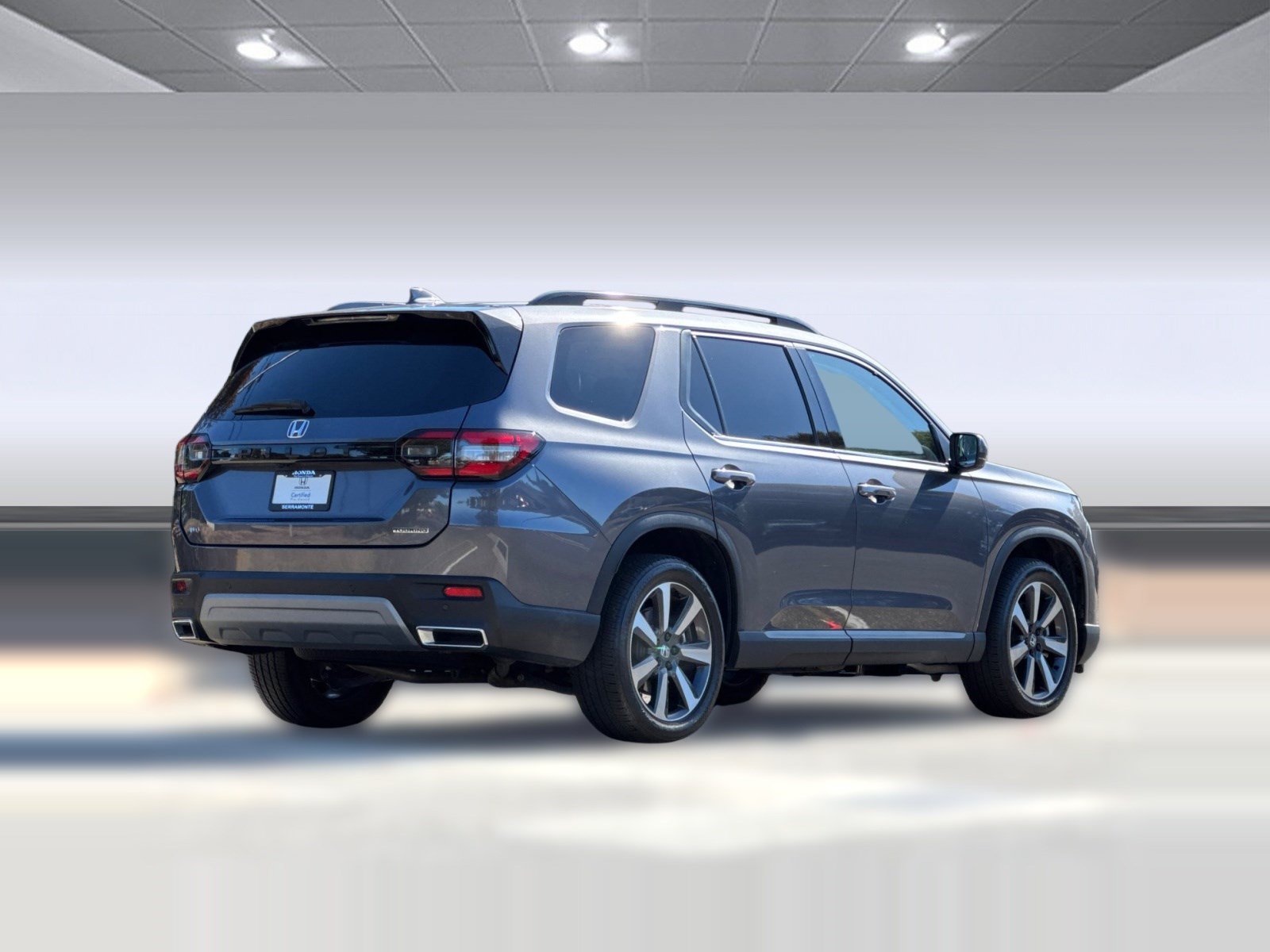 Certified 2025 Honda Pilot Touring image 8