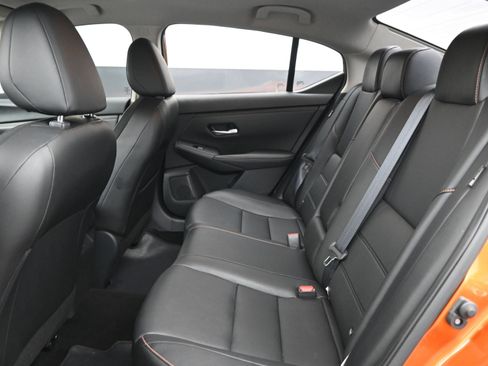 Used 2023 Nissan Sentra SR w/ SR Premium Package image 13