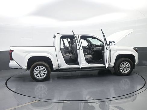 Used 2024 Toyota Tacoma SR5 RWD image 77