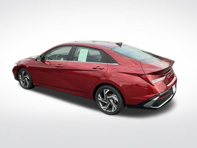 Used 2025 Hyundai Elantra Limited FWD image 3