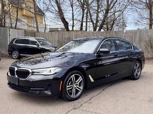 Used 2023 BMW 530i xDrive w/ Premium Package image 2