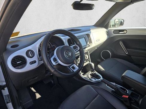 Used 2018 Volkswagen Beetle 2.0T S w/ Style & Comfort Package image 10