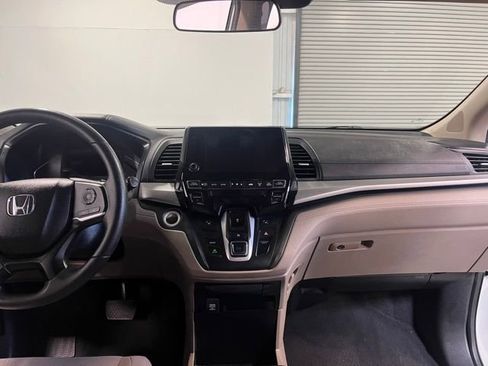 Used 2019 Honda Odyssey EX image 18