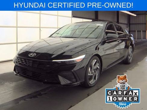 Certified 2025 Hyundai Elantra SEL FWD image 1