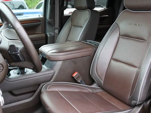 Used 2023 GMC Sierra 1500 Denali w/ Denali Reserve Package AWD/4WD image 4