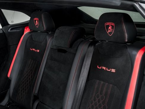 Used 2024 Lamborghini Urus Performante AWD/4WD image 33