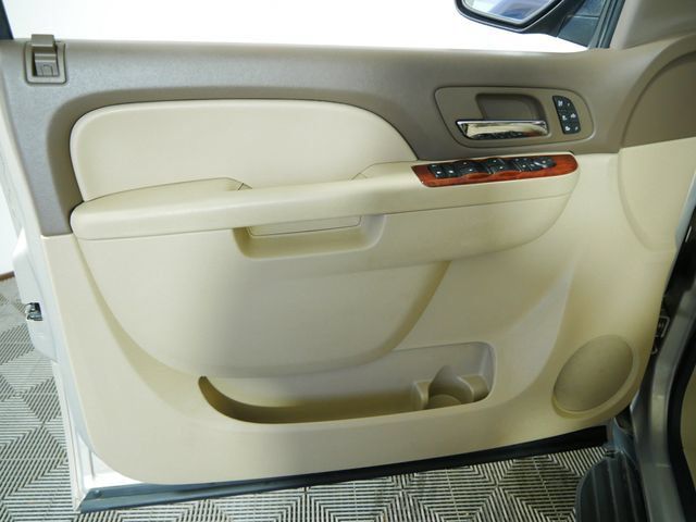 Used 2011 Chevrolet Suburban LTZ AWD/4WD image 20